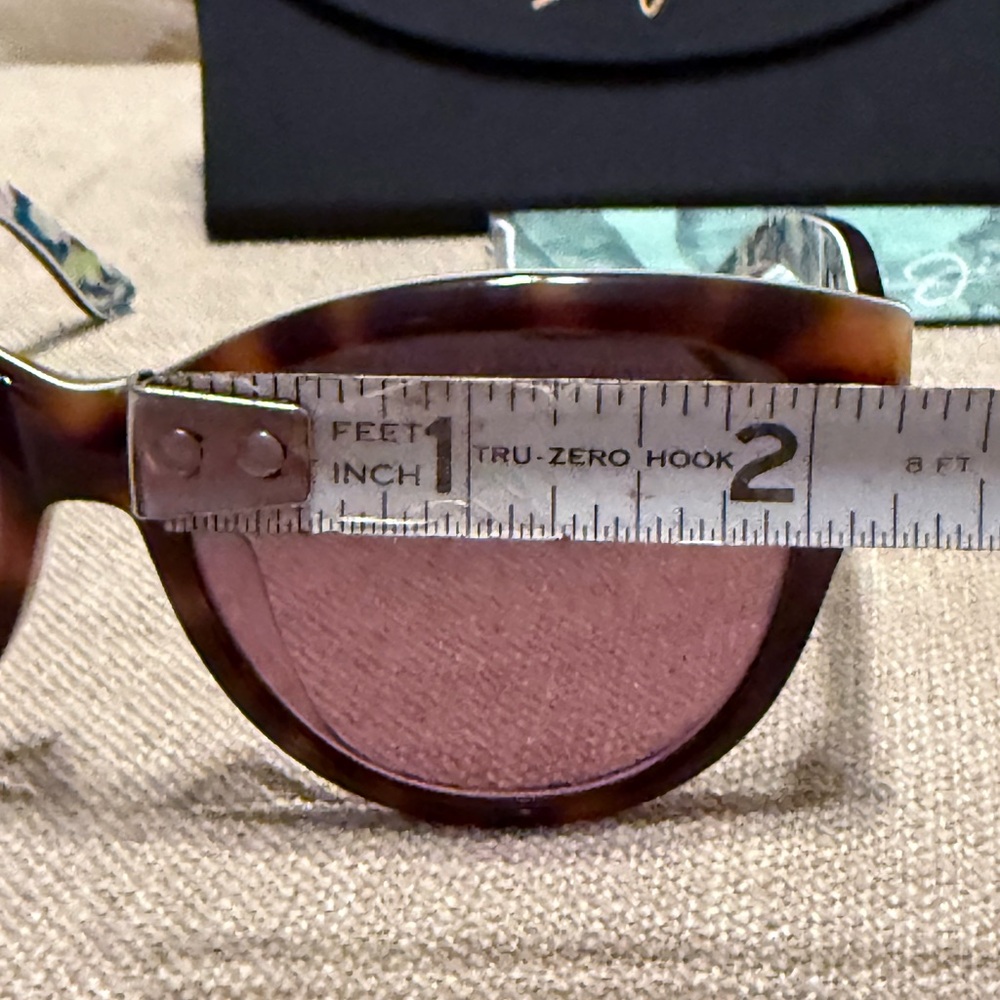 Maui Jim Tortoise Sunglasses with Floral Interior - Picture 9 of 11